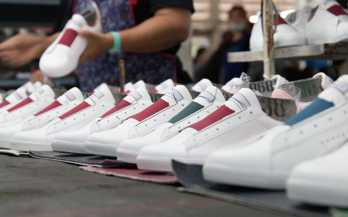 6 Häufige Qualitätskontrollprobleme bei Schuhen und wie man sie behebt