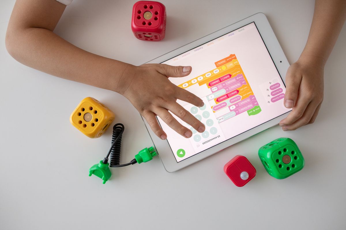 Welche Sicherheitsstandards sollten elektrische Spielzeuge erfüllen?